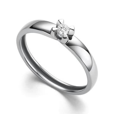 Кольцо из золота 585 с бриллиантами