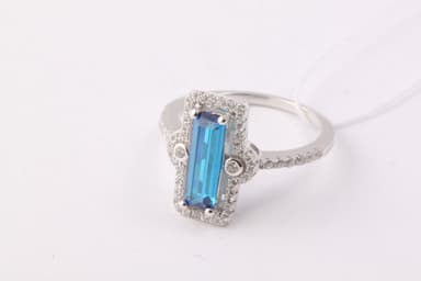 Кольцо из серебра 925 с кубическим цирконием