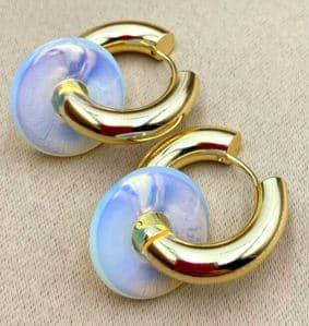 Серьги из стали с лунным камнем