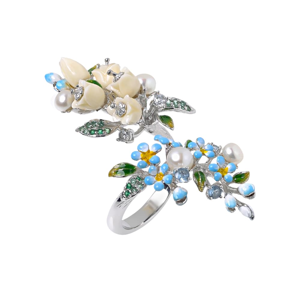 Кольцо из серебра 925 с кораллом синтетическим