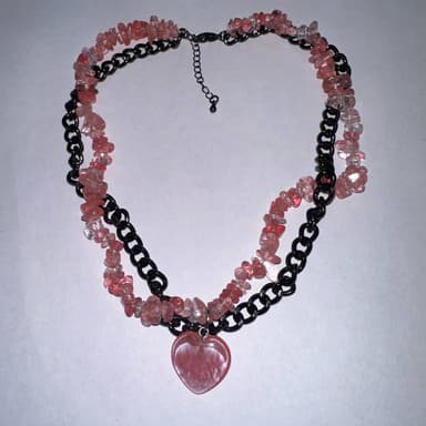 Колье из стали с халцедонами