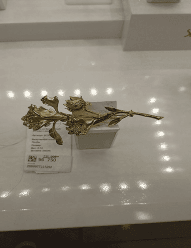 Брошь из бижутерный сплава с эмалью